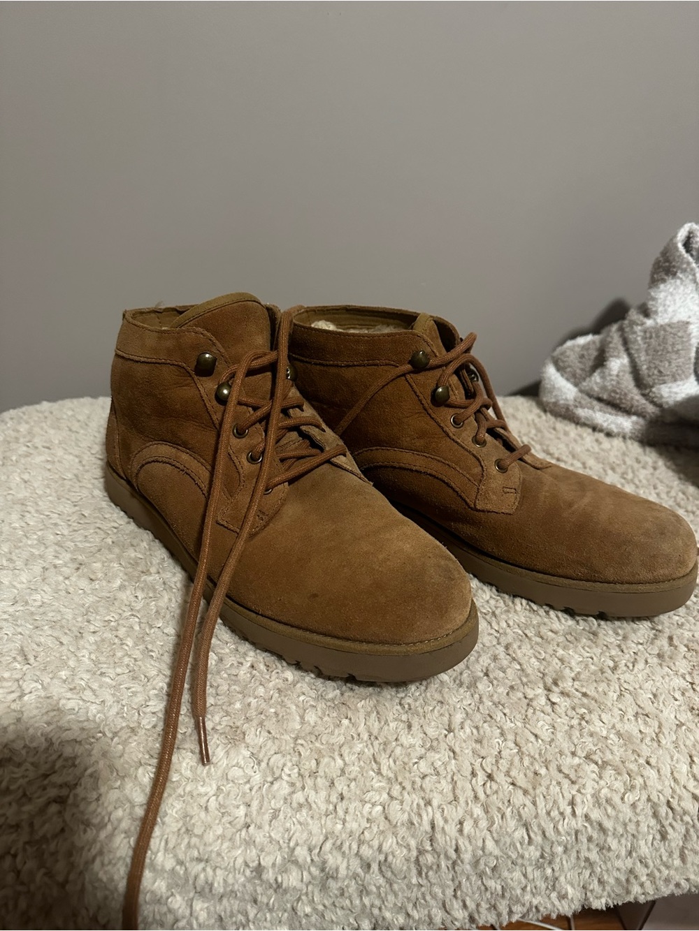 UGG Chestnut Lace up Boot - gender neutral